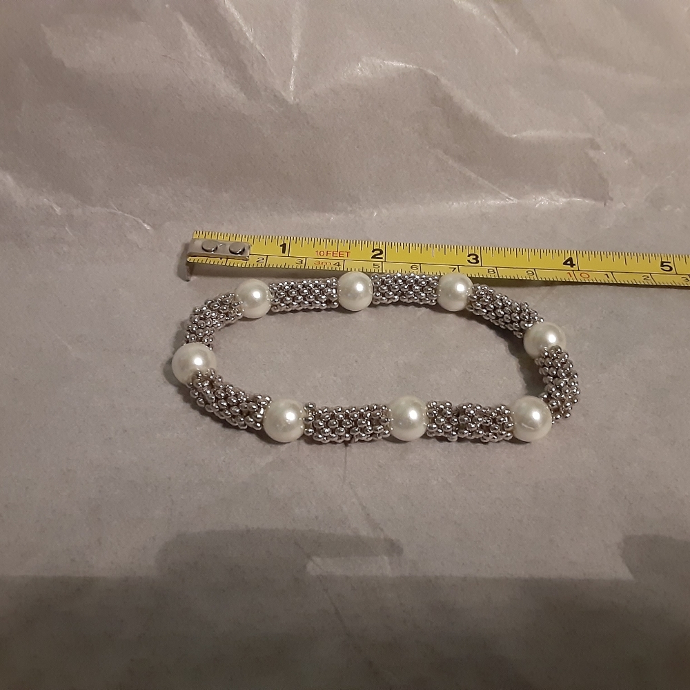 3 pc stretch bracelet set, off white pearls and silver with clear stone accents - Picture 5 of 5